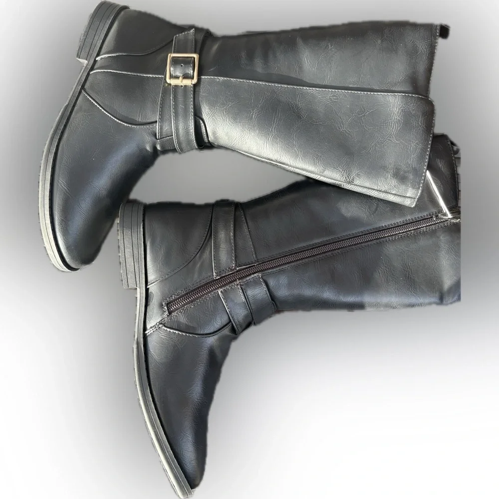 New Black‎ The Children’s Place Boots with Buckle and Zipper size 6Youth